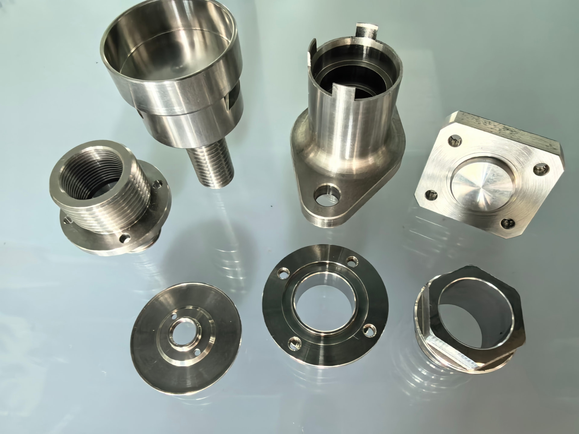 Housings, flanges & caps